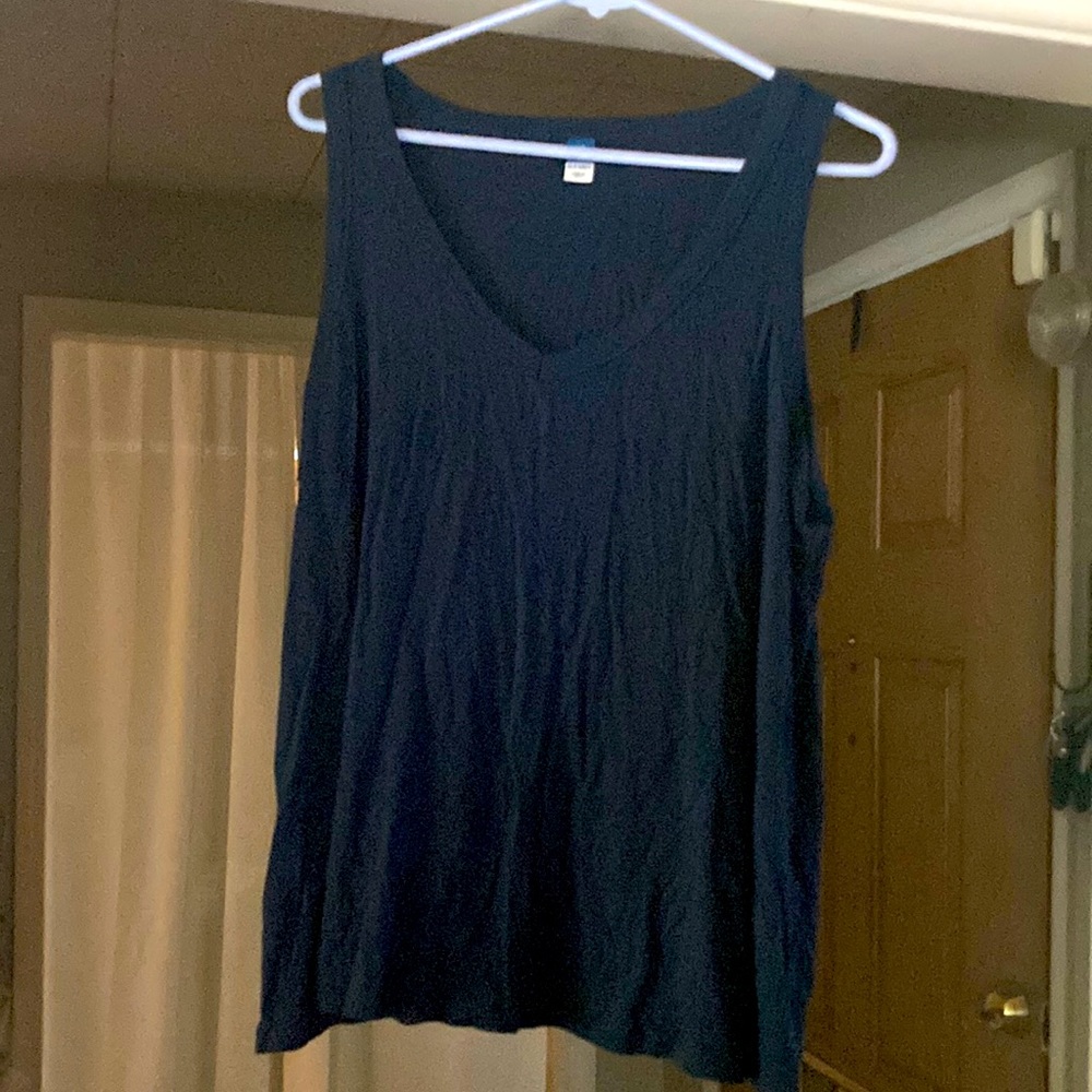 Navy tank tee